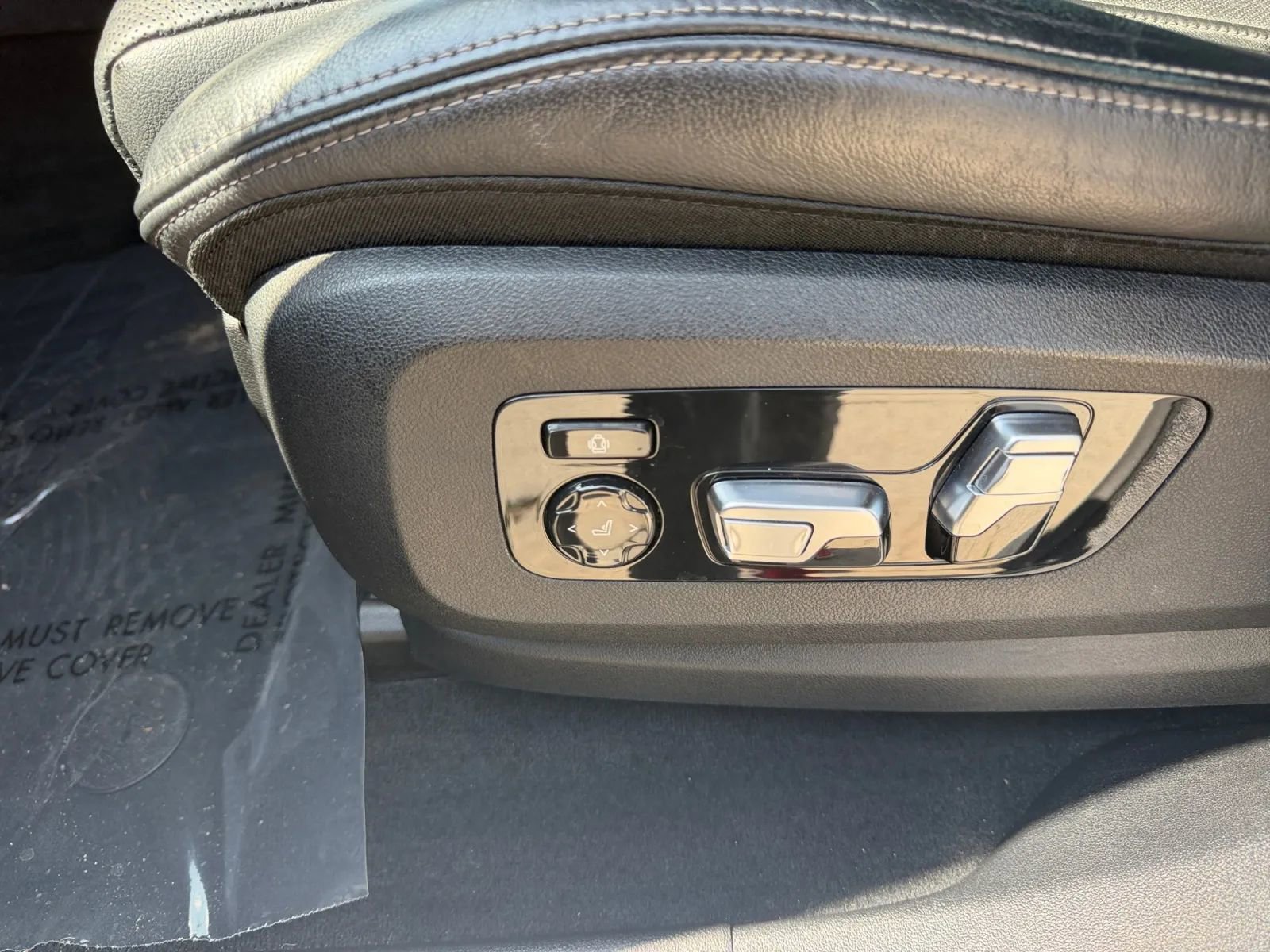 Used 2021 BMW X6 sDrive40i w/ Executive Package RWD image 18