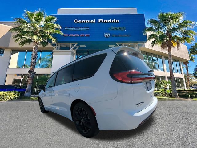 New 2026 Chrysler Pacifica Select w/ S Appearance Package image 7