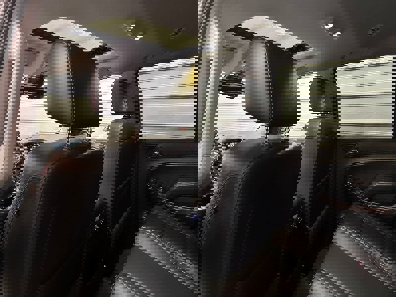 Used 2018 Chevrolet Tahoe LT w/ Luxury Package AWD/4WD image 23