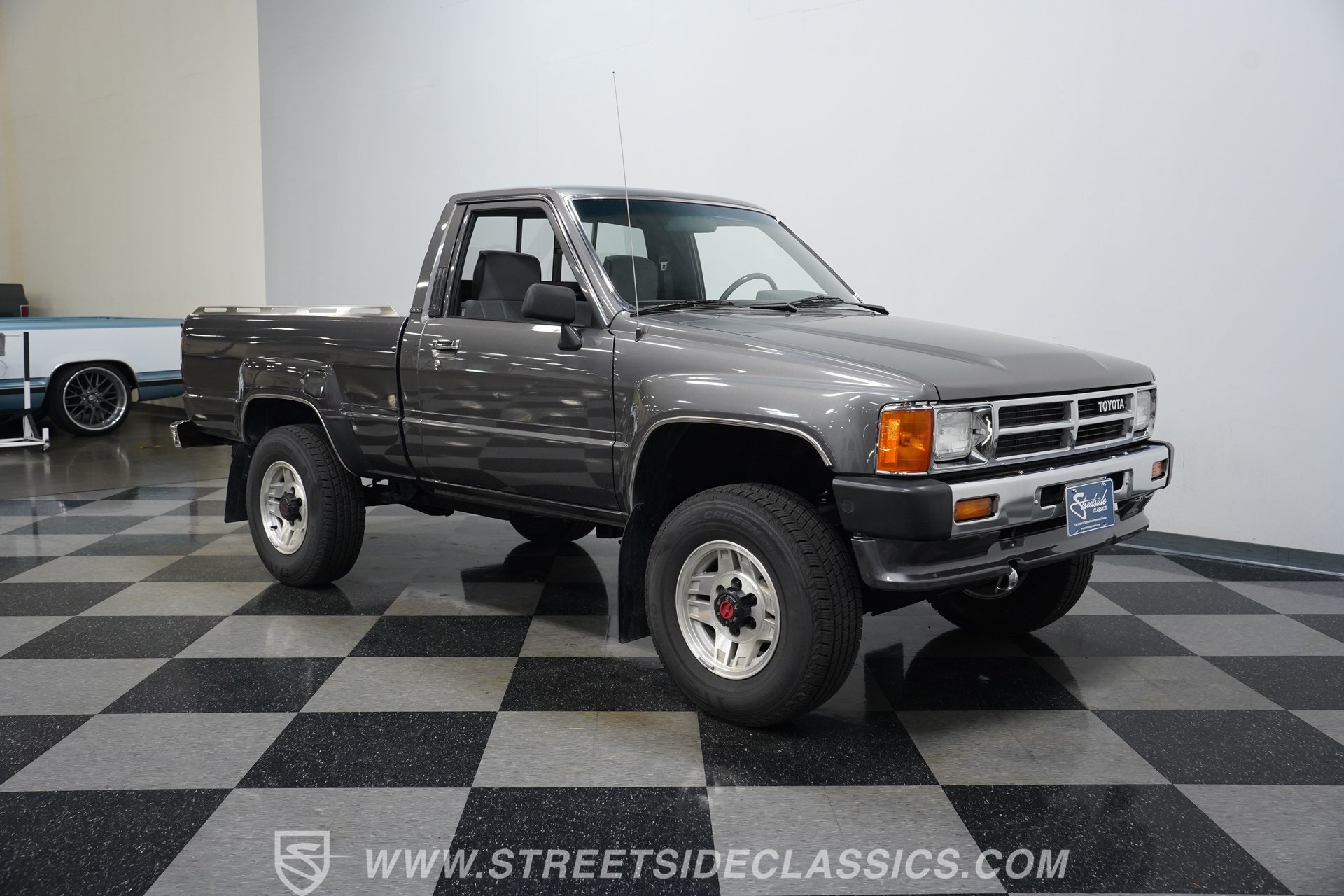 Used 1987 Toyota Pickup 4x4 Regular Cab image 17