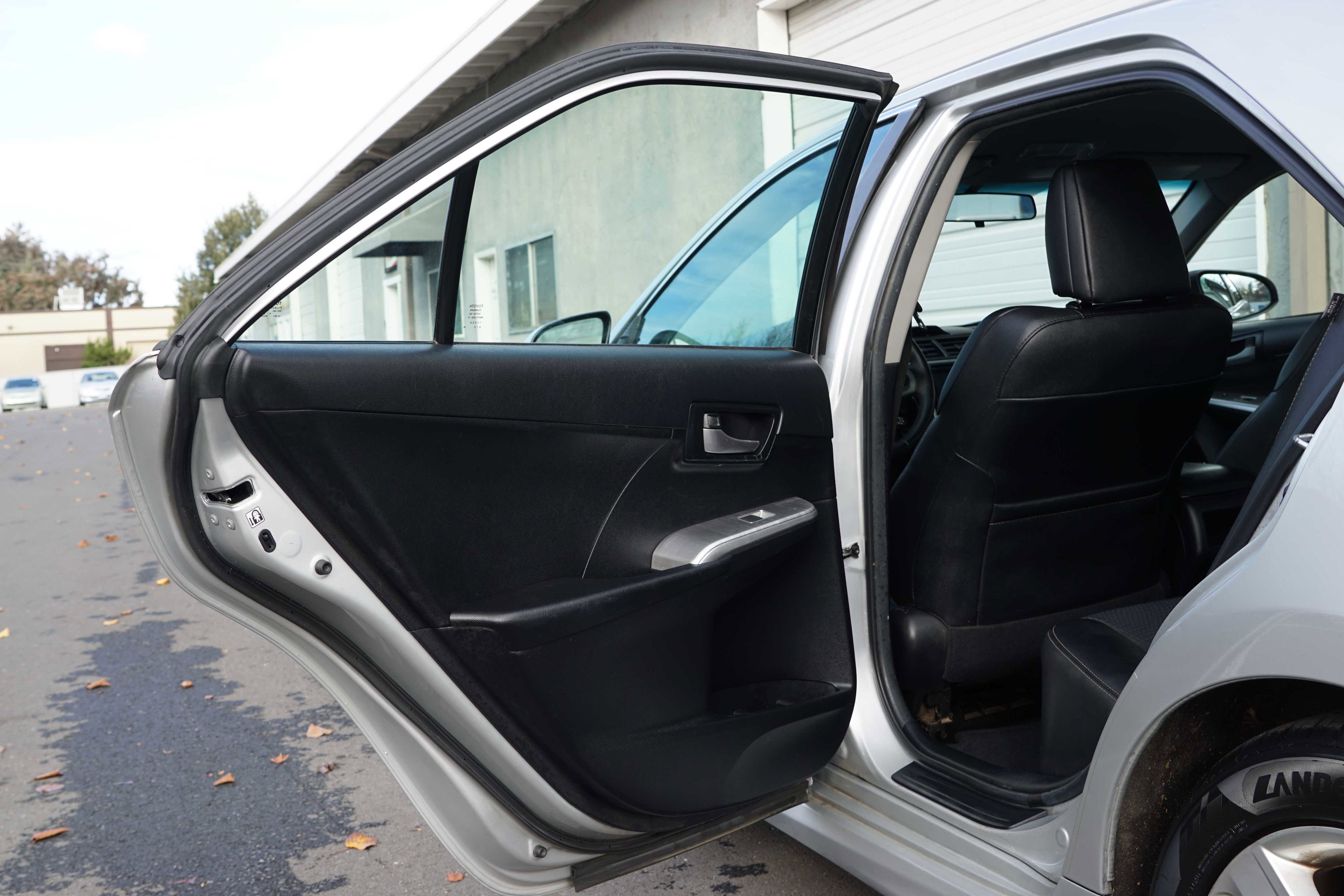 Used 2014 Toyota Camry SE image 27