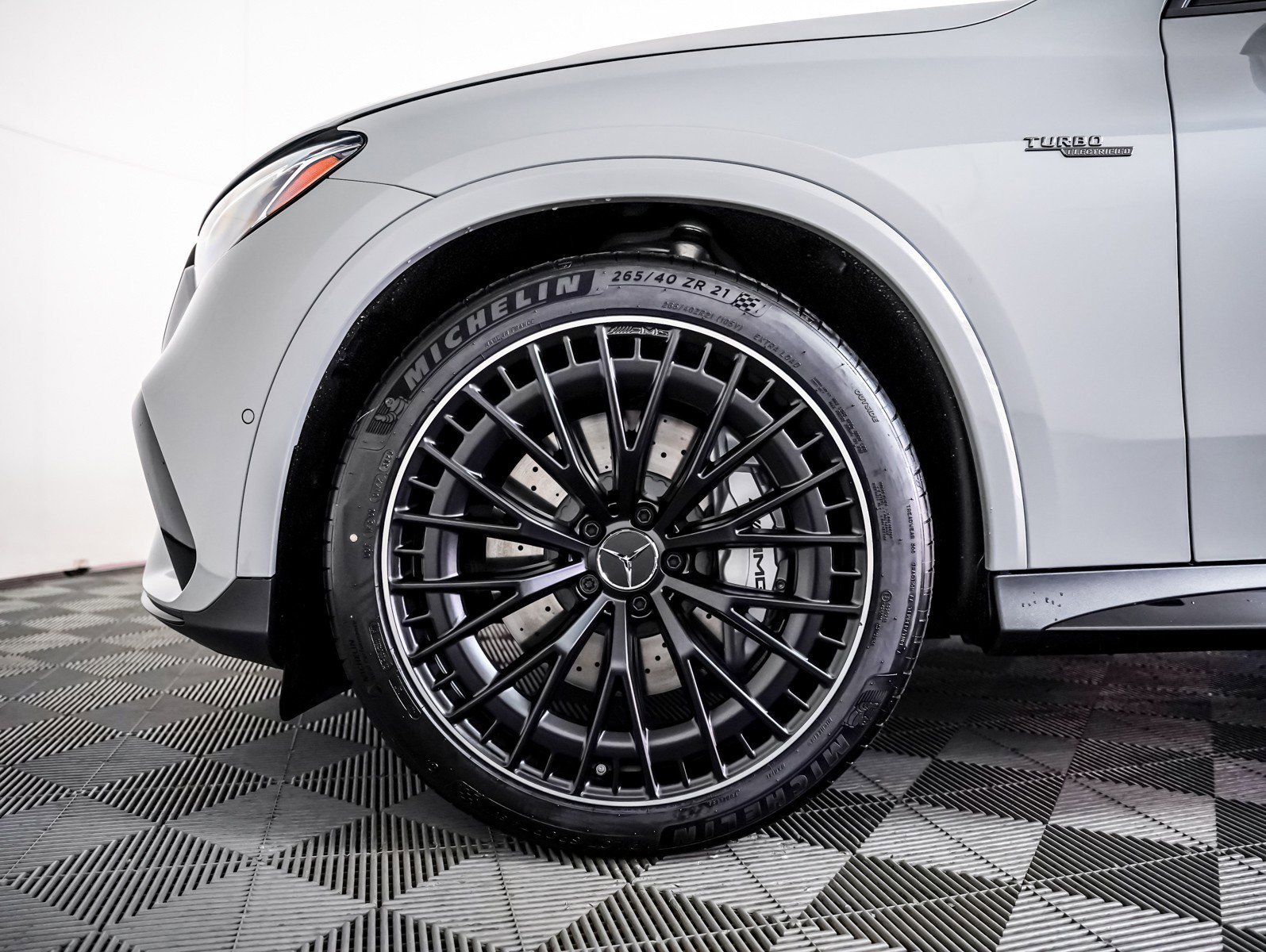 New 2026 Mercedes-Benz GLC 43 AMG 4MATIC image 6