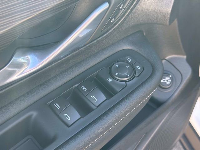 Used 2024 GMC Terrain SLT image 20