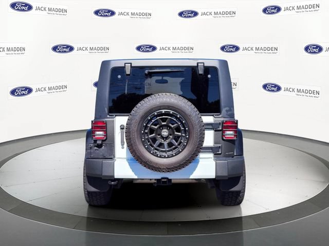 Used 2014 Jeep Wrangler Unlimited Sahara w/ Connectivity Group AWD/4WD image 4