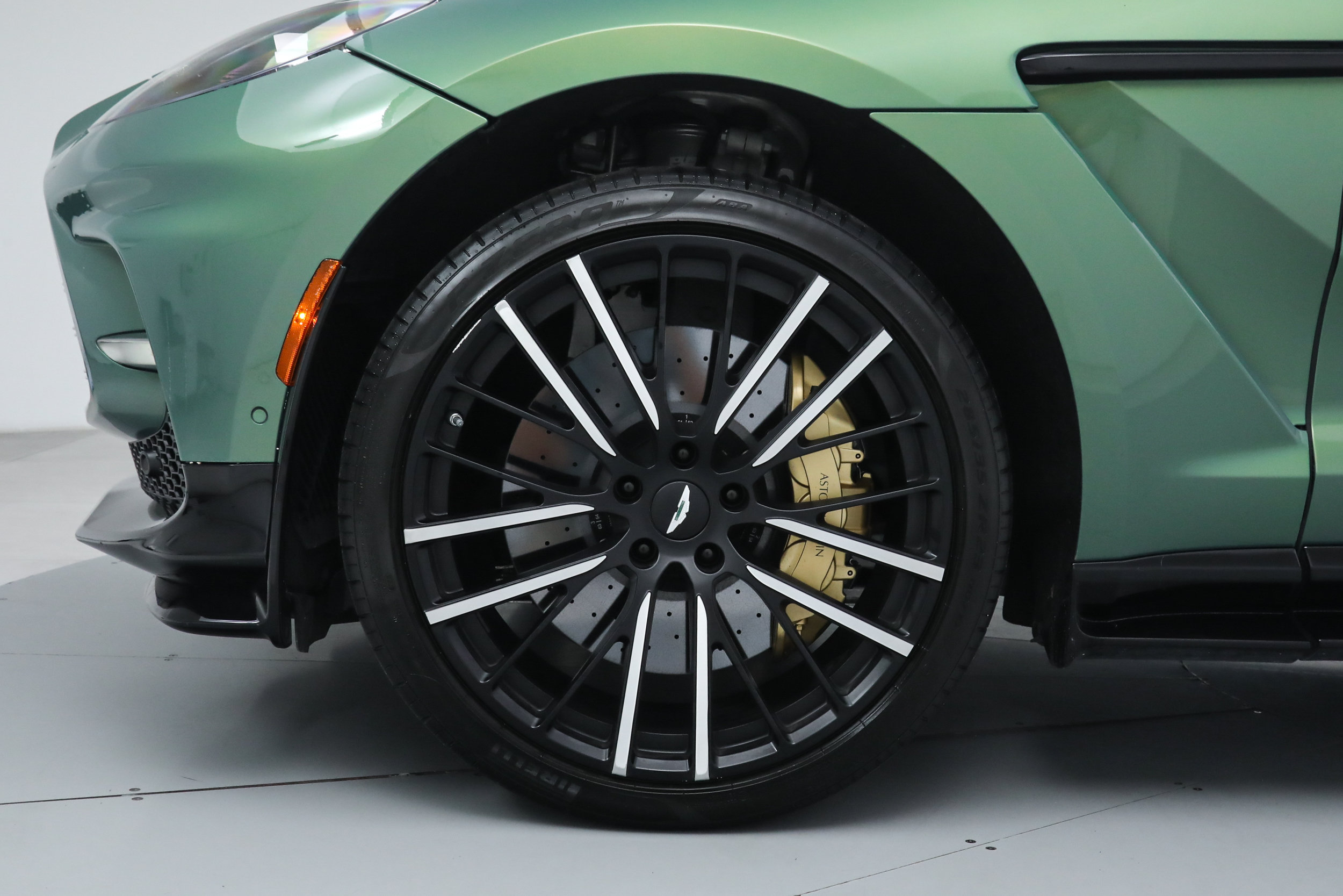 Used 2023 Aston Martin DBX 707 AWD/4WD image 40