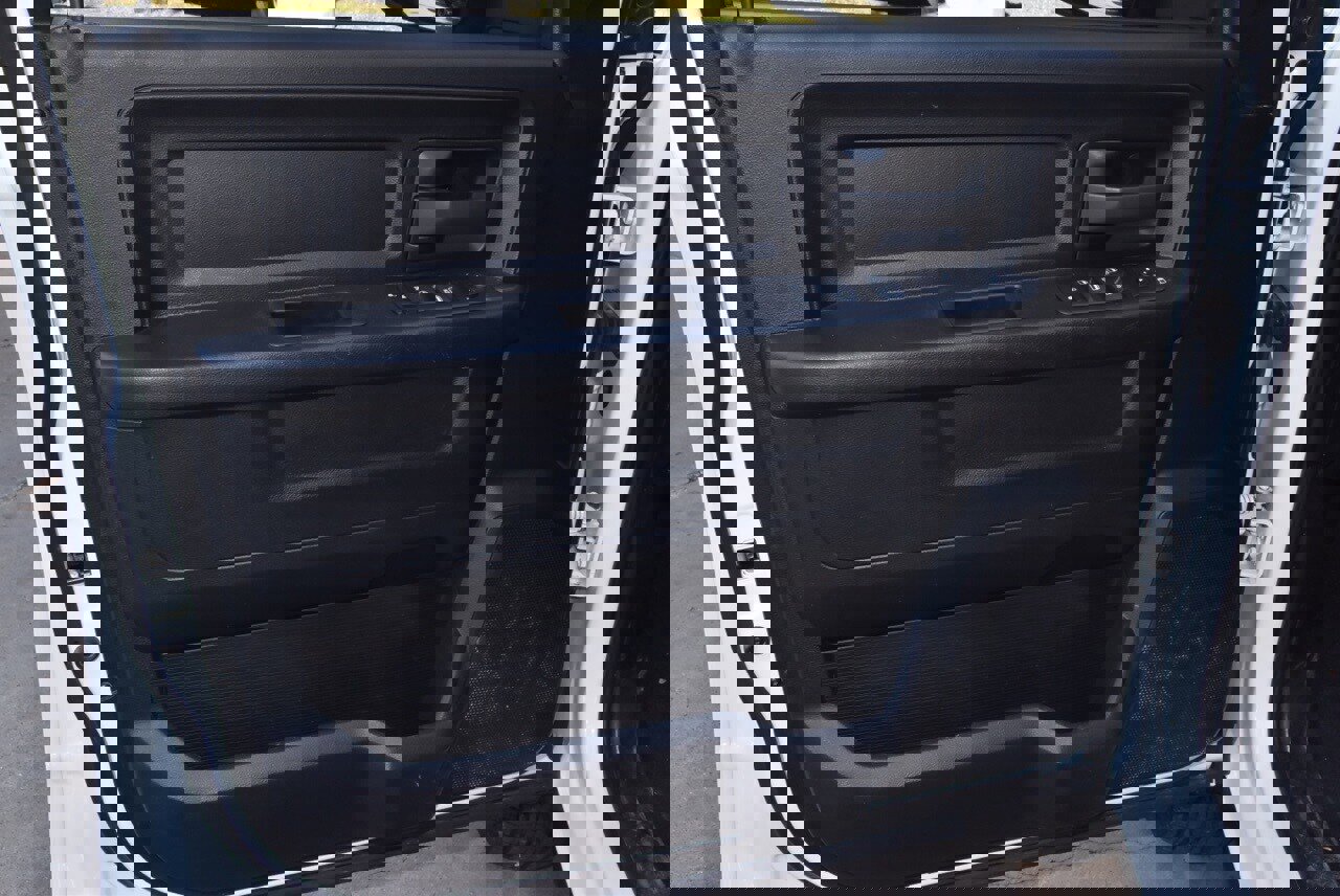 Used 2024 RAM 3500 Tradesman w/ Chrome Appearance Group image 32