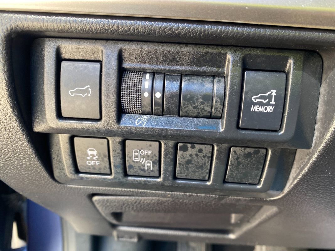 Used 2017 Subaru Outback 2.5i Limited AWD/4WD image 24