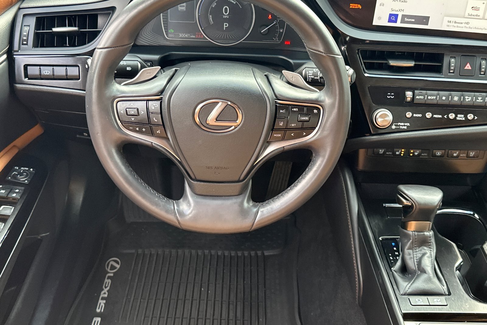 Used 2023 Lexus ES 300h w/ Premium Package FWD image 11