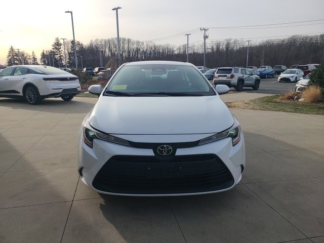 Used 2024 Toyota Corolla LE image 2