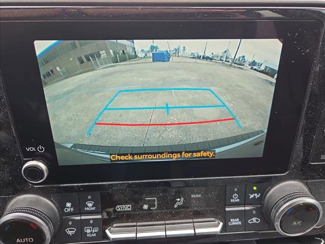 Used 2023 Toyota Highlander LE image 12