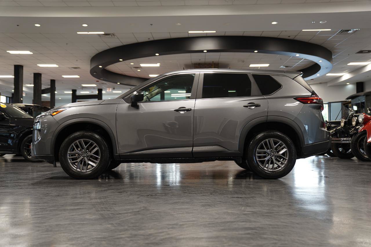 Used 2024 Nissan Rogue S AWD/4WD image 7
