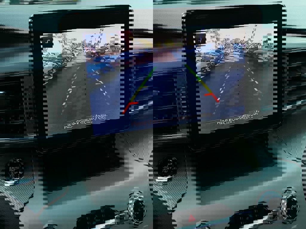 Used 2022 Ford Explorer XLT w/ Equipment Group 202A image 21