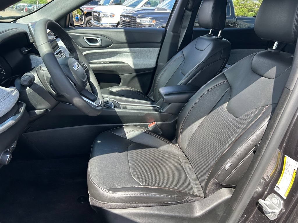 Used 2023 Jeep Compass Latitude AWD/4WD image 22