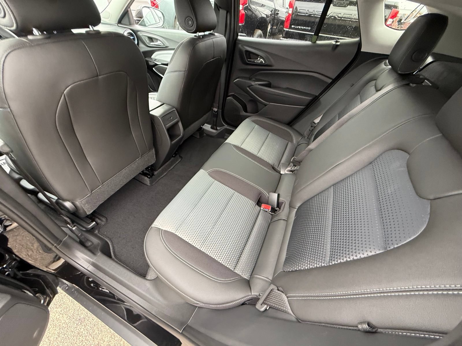New 2026 Chevrolet Trax LT w/ Midnight Edition FWD image 24