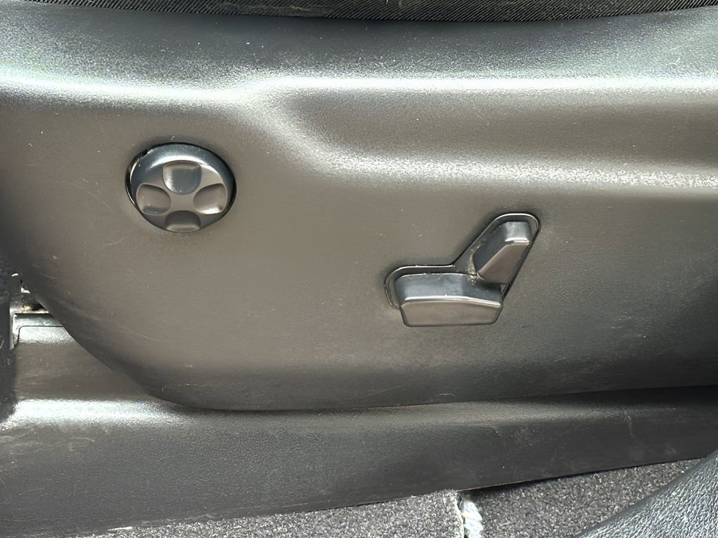 Used 2024 Dodge Durango GT image 28