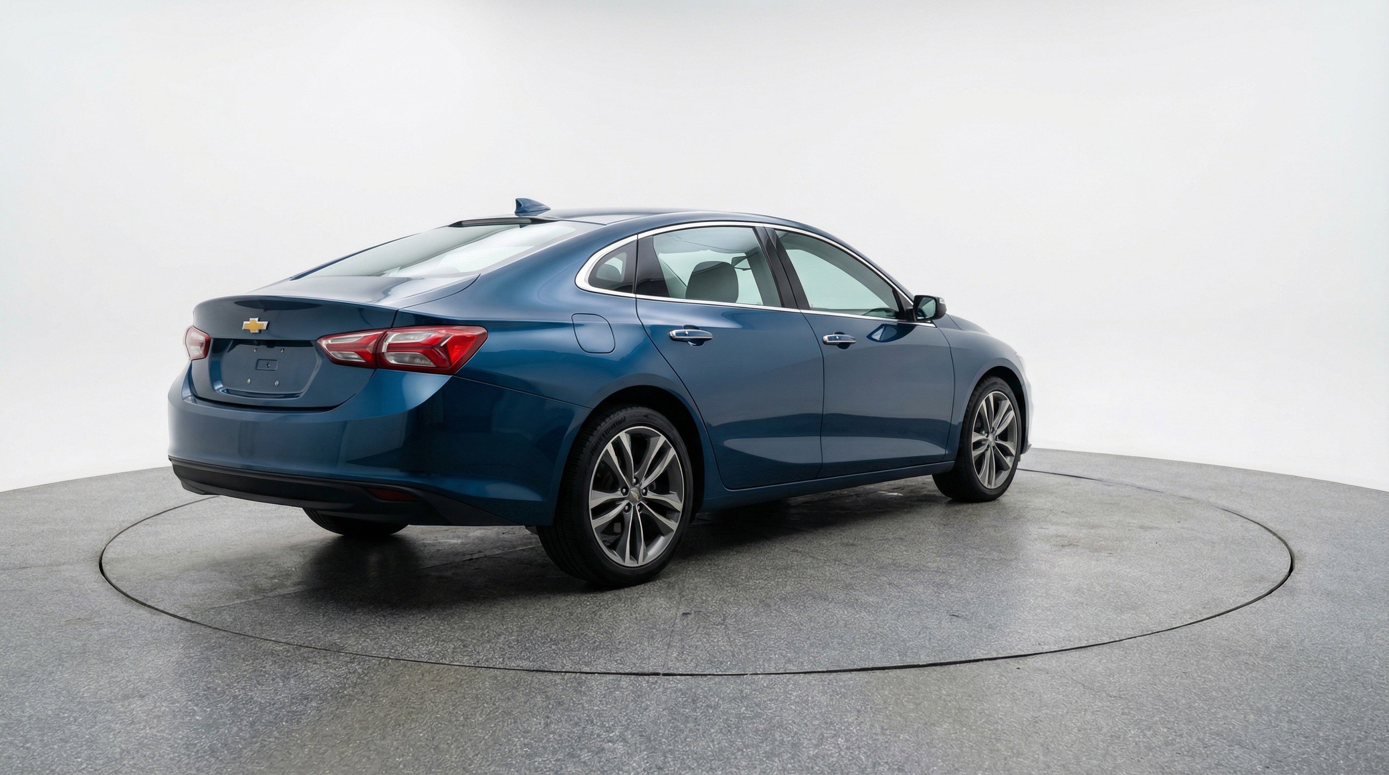 Used 2024 Chevrolet Malibu LT image 9