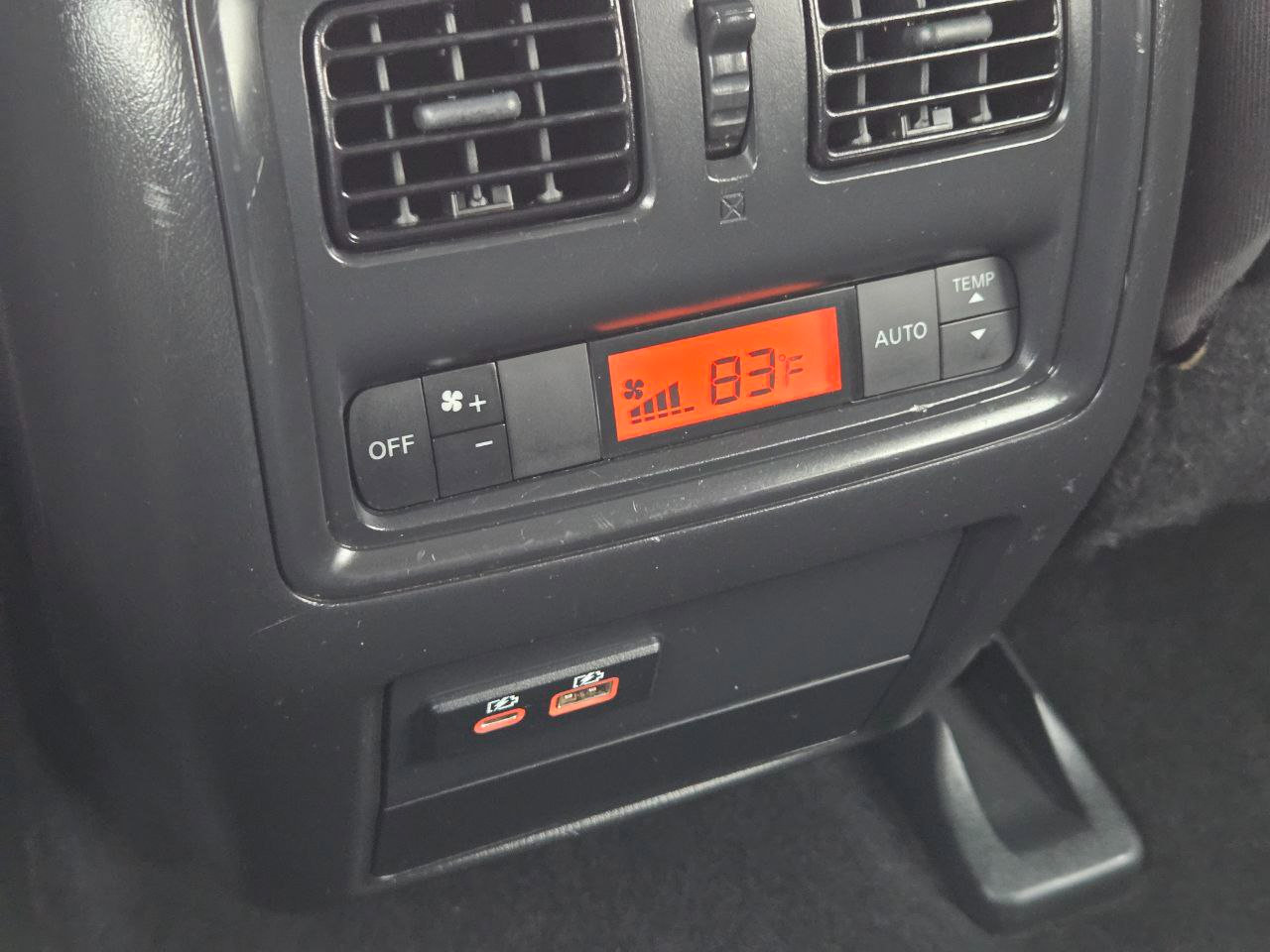 Used 2019 Nissan Pathfinder S image 28