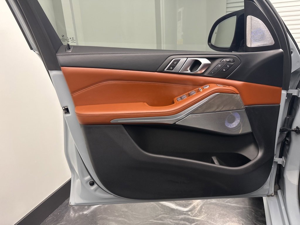 Used 2023 BMW X7 M60i w/ Executive Package image 18