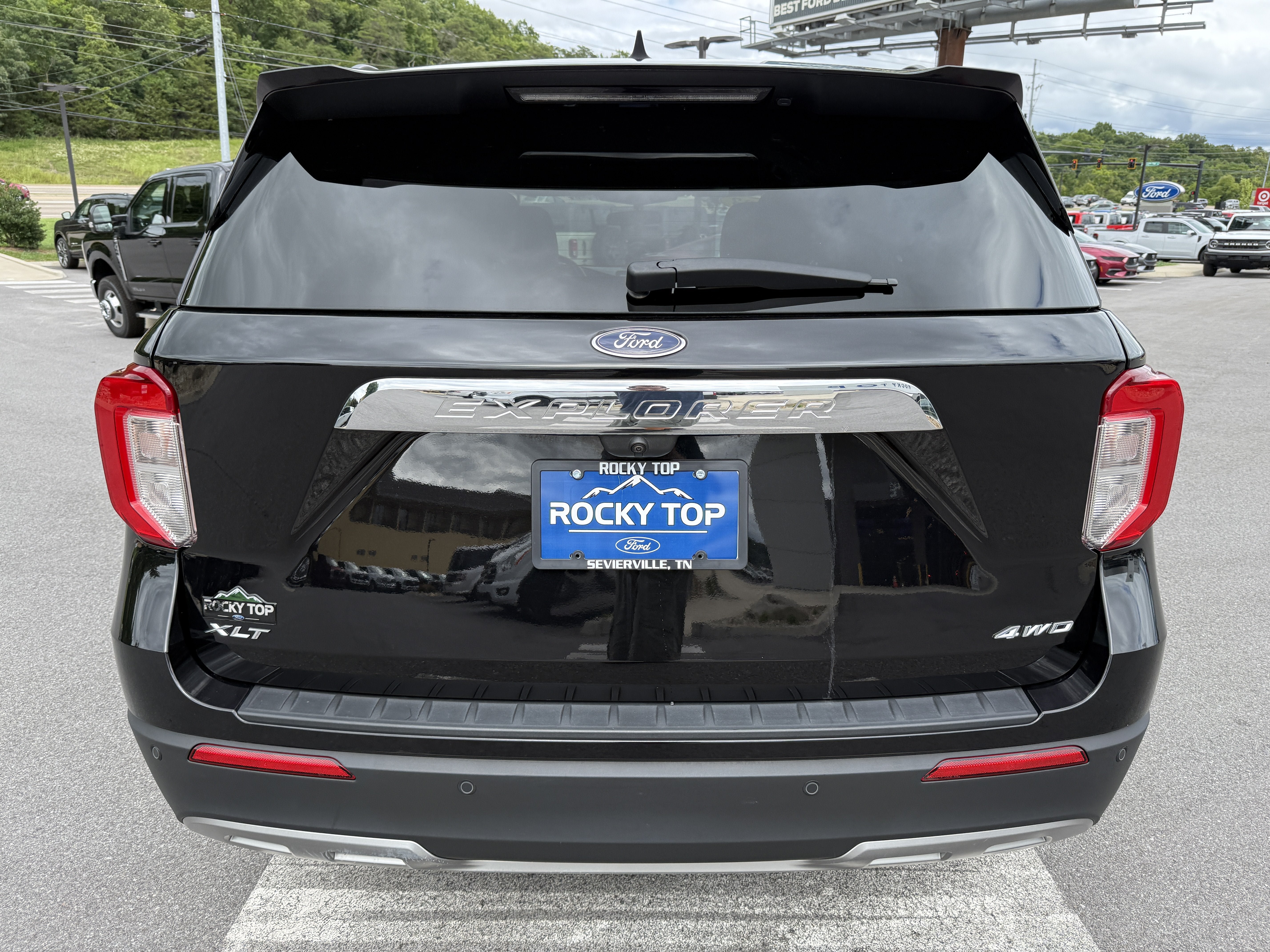 Used 2023 Ford Explorer XLT w/ Equipment Group 202A AWD/4WD image 6