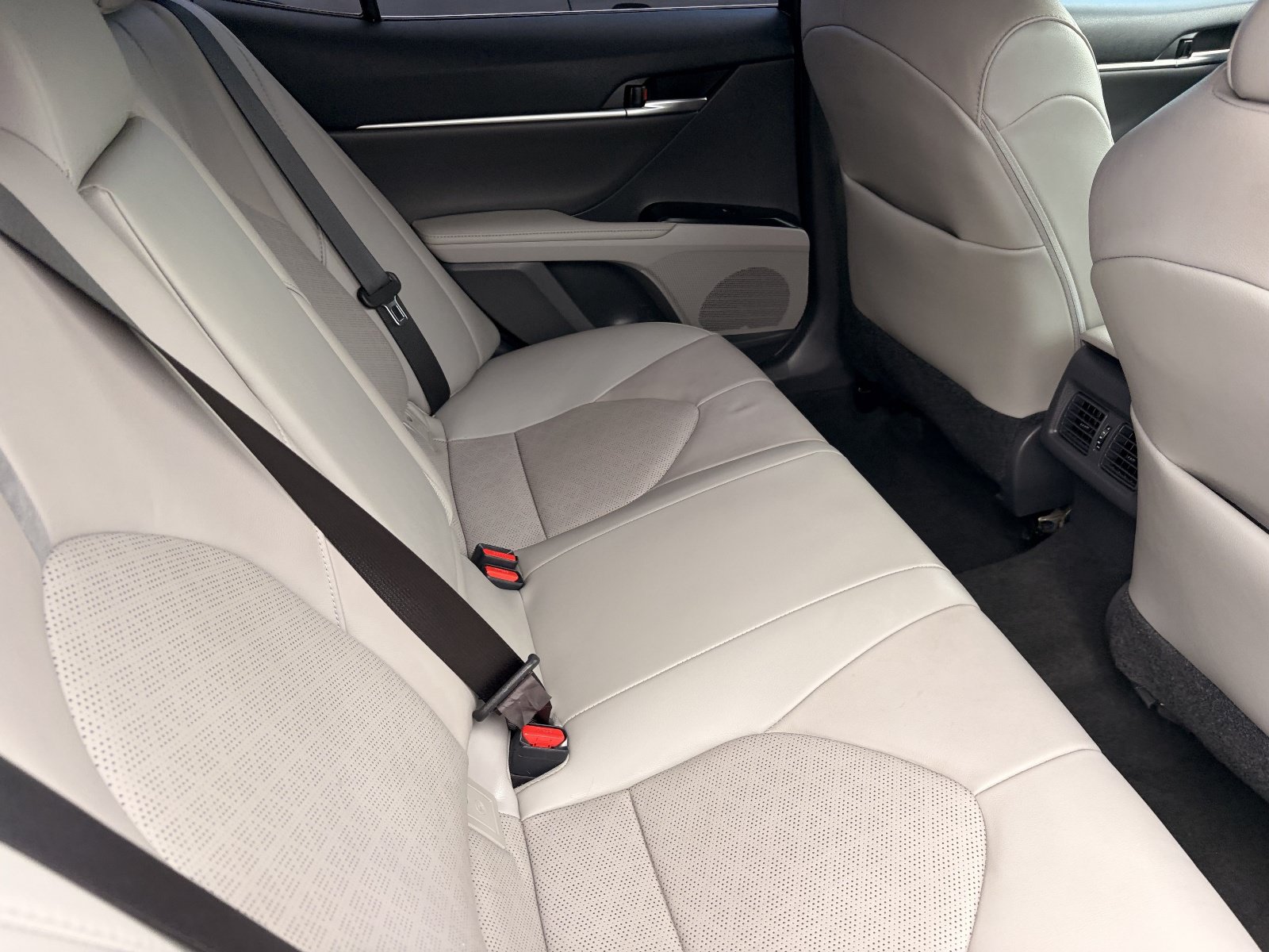 Used 2020 Toyota Camry XSE w/ Carpet Mat Package FWD image 13