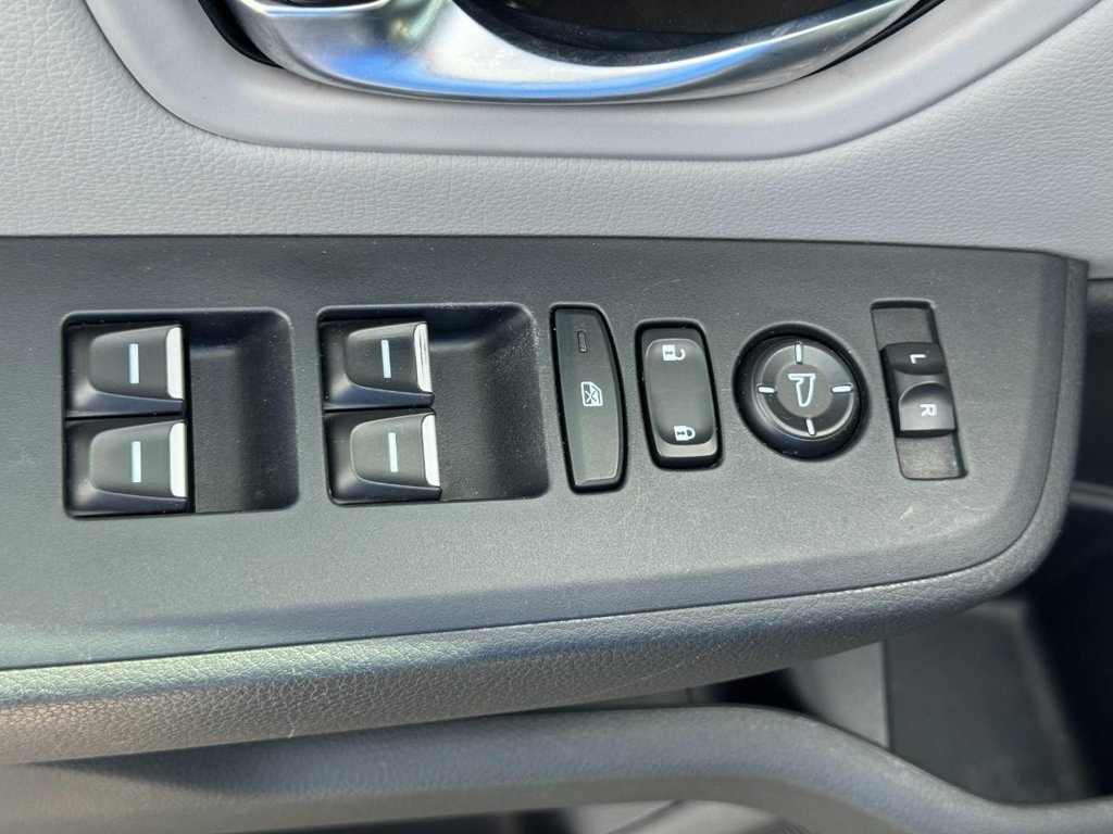 Used 2023 Honda Pilot LX image 24