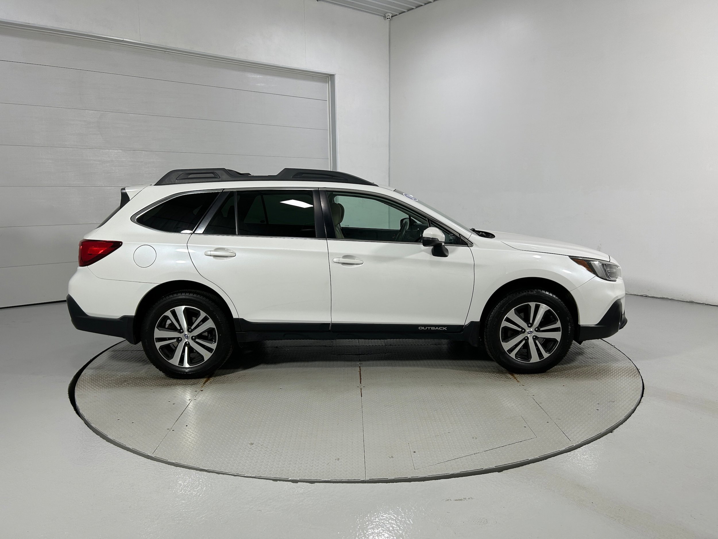 Used 2019 Subaru Outback 2.5i Limited AWD/4WD image 38