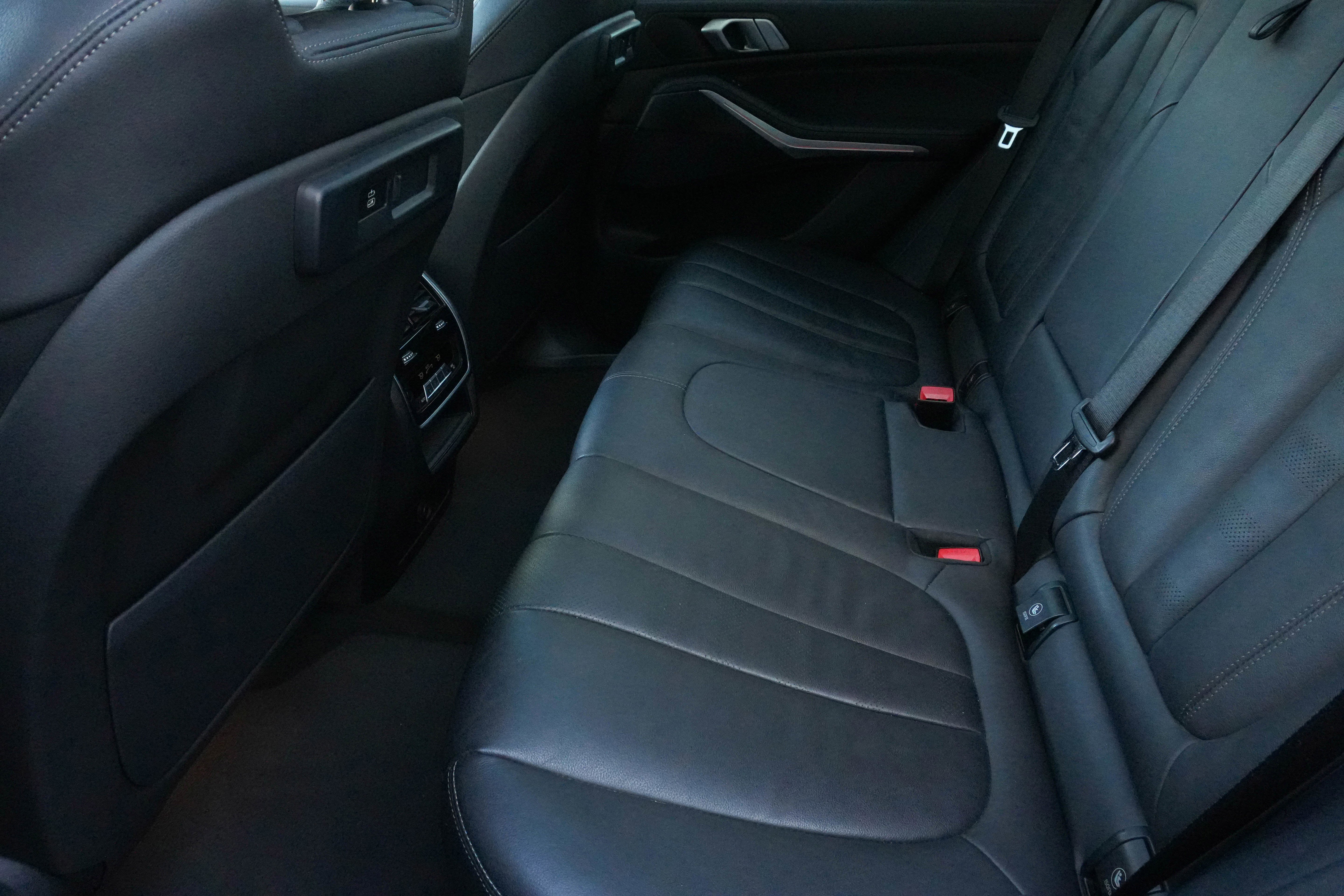 Used 2022 BMW X5 xDrive40i w/ M Sport Package image 34