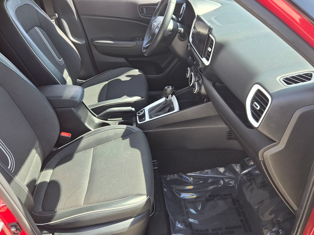 Used 2022 Hyundai Venue Limited w/ Cargo Package FWD image 18