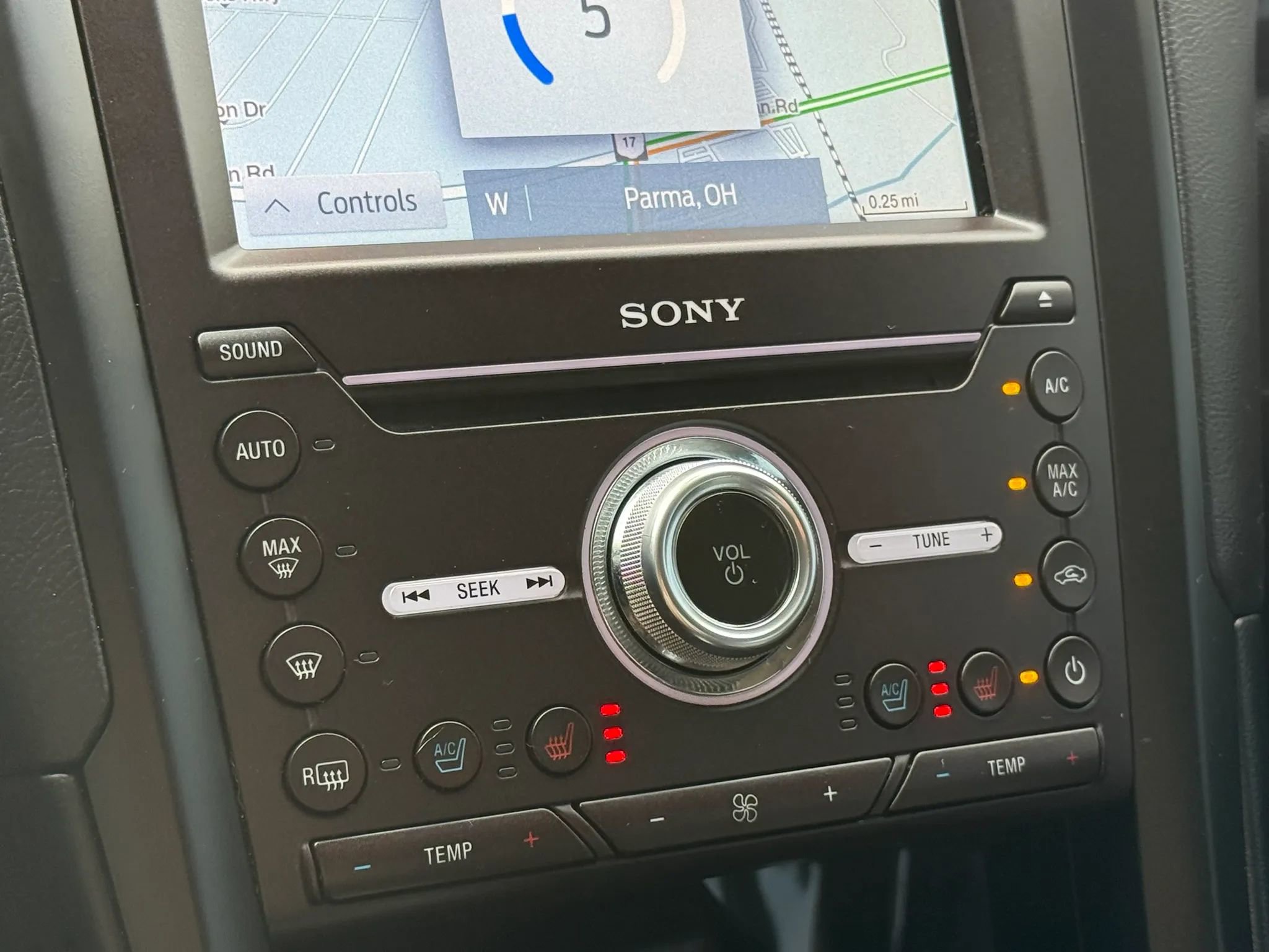 Used 2020 Ford Fusion Energi Titanium FWD image 38