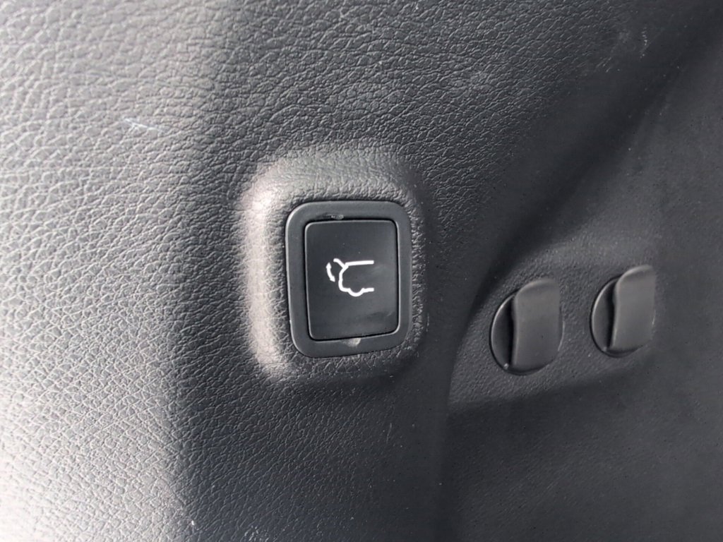 Used 2021 Jeep Cherokee Limited image 20