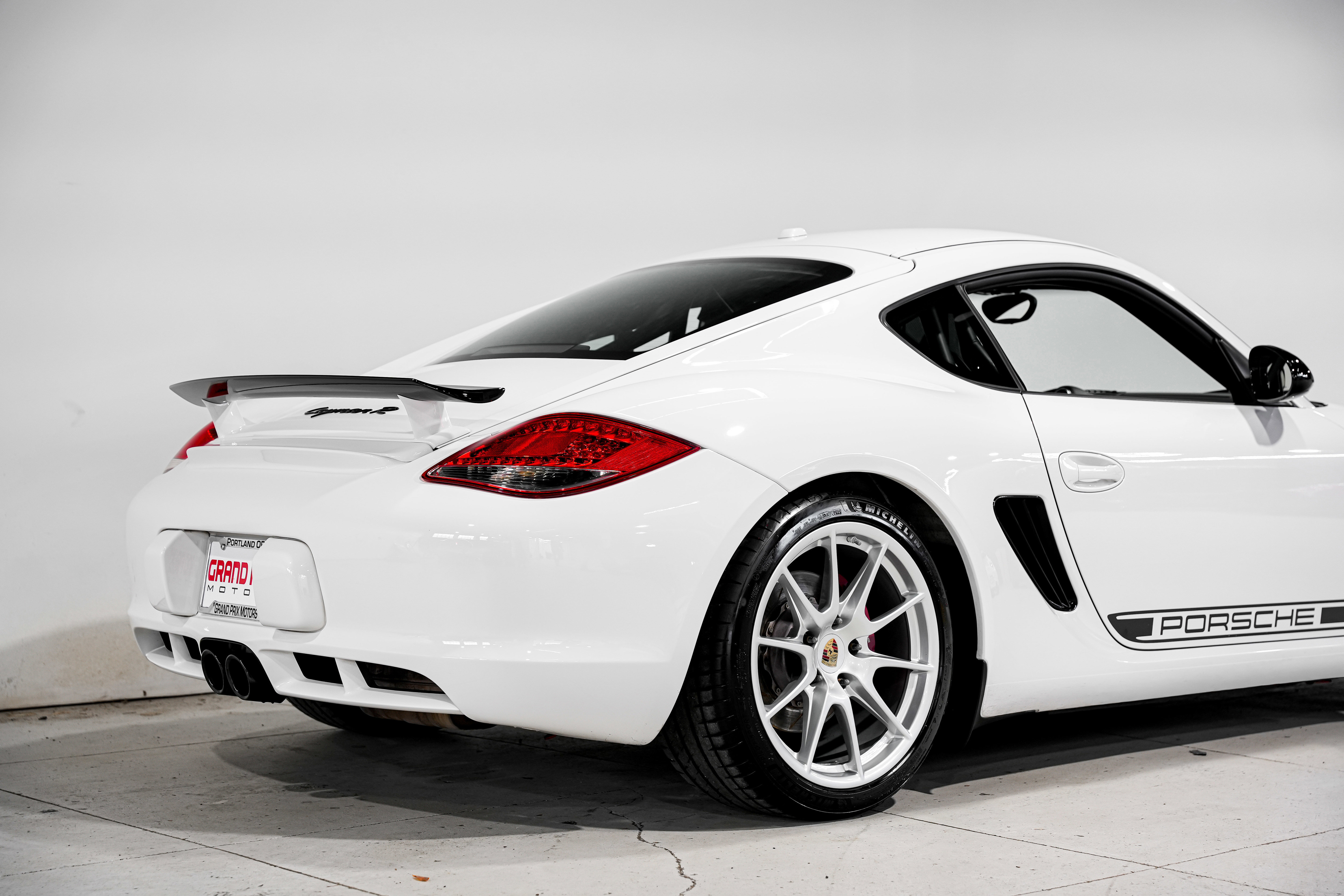 Used 2012 Porsche Cayman R image 34