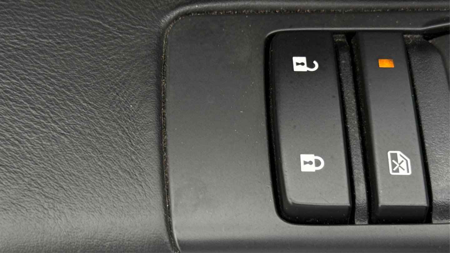 Used 2013 Cadillac Escalade Platinum AWD/4WD image 39