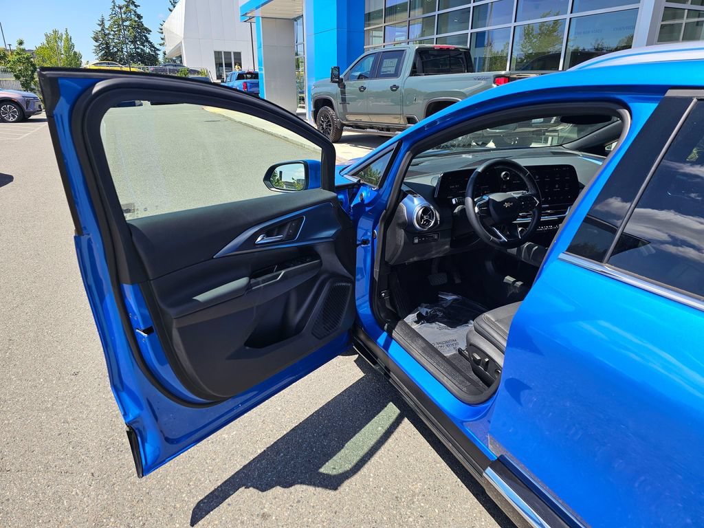 Used 2024 Chevrolet Equinox EV LT FWD image 18