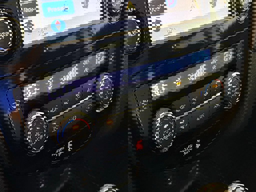 Used 2017 Nissan Rogue SL w/ SL Premium Package image 29