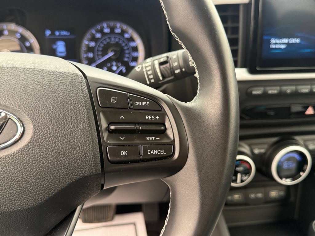 Certified 2022 Hyundai Venue Limited FWD image 21