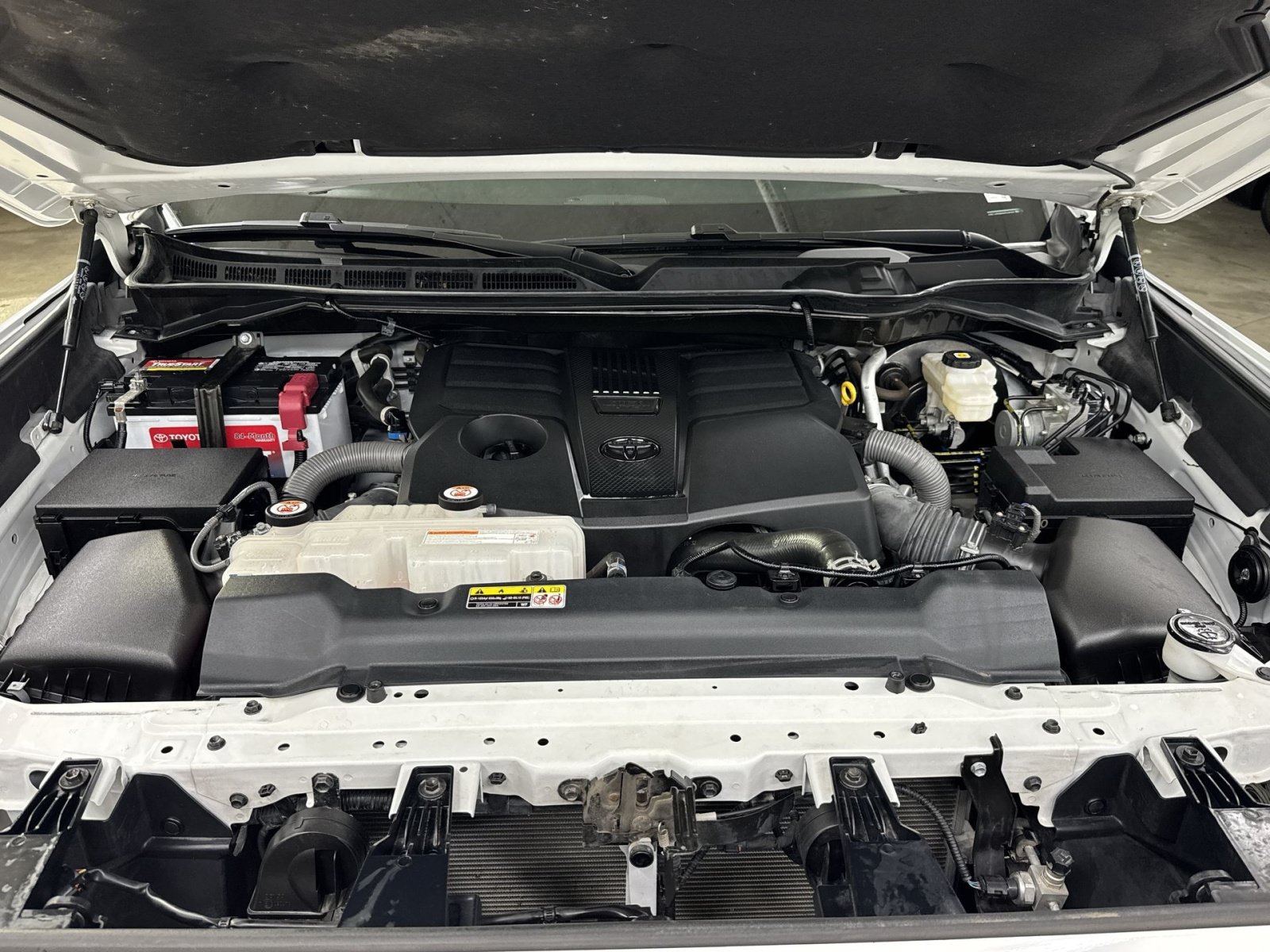 Used 2022 Toyota Tundra SR5 w/ SR5 Convenience Package AWD/4WD image 32