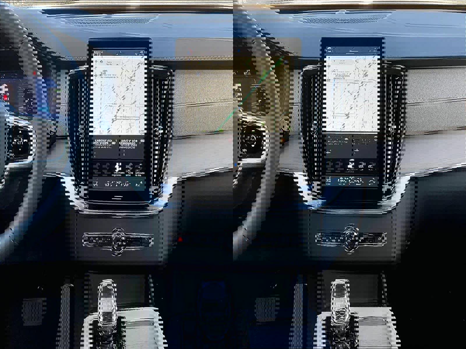 New 2026 Volvo XC90 T8 Plus w/ Protection Package Premier image 9