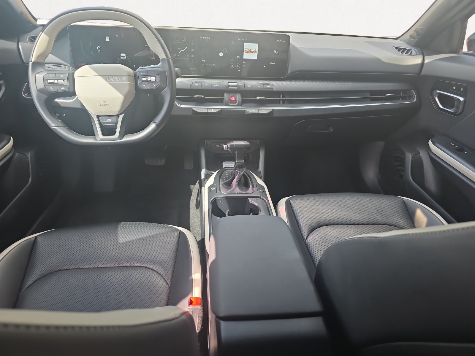 Certified 2025 Kia K4 GT-Line w/ GT-Line Premium Package FWD image 2