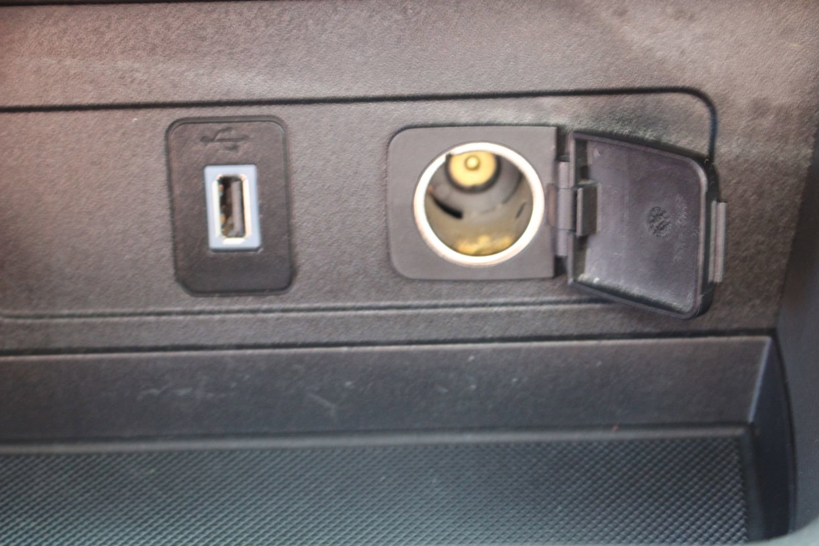 Used 2017 Ford Escape Titanium w/ Equipment Group 301A image 34