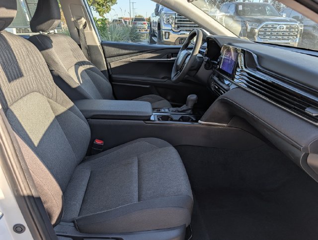 Used 2025 Toyota Camry LE FWD image 31