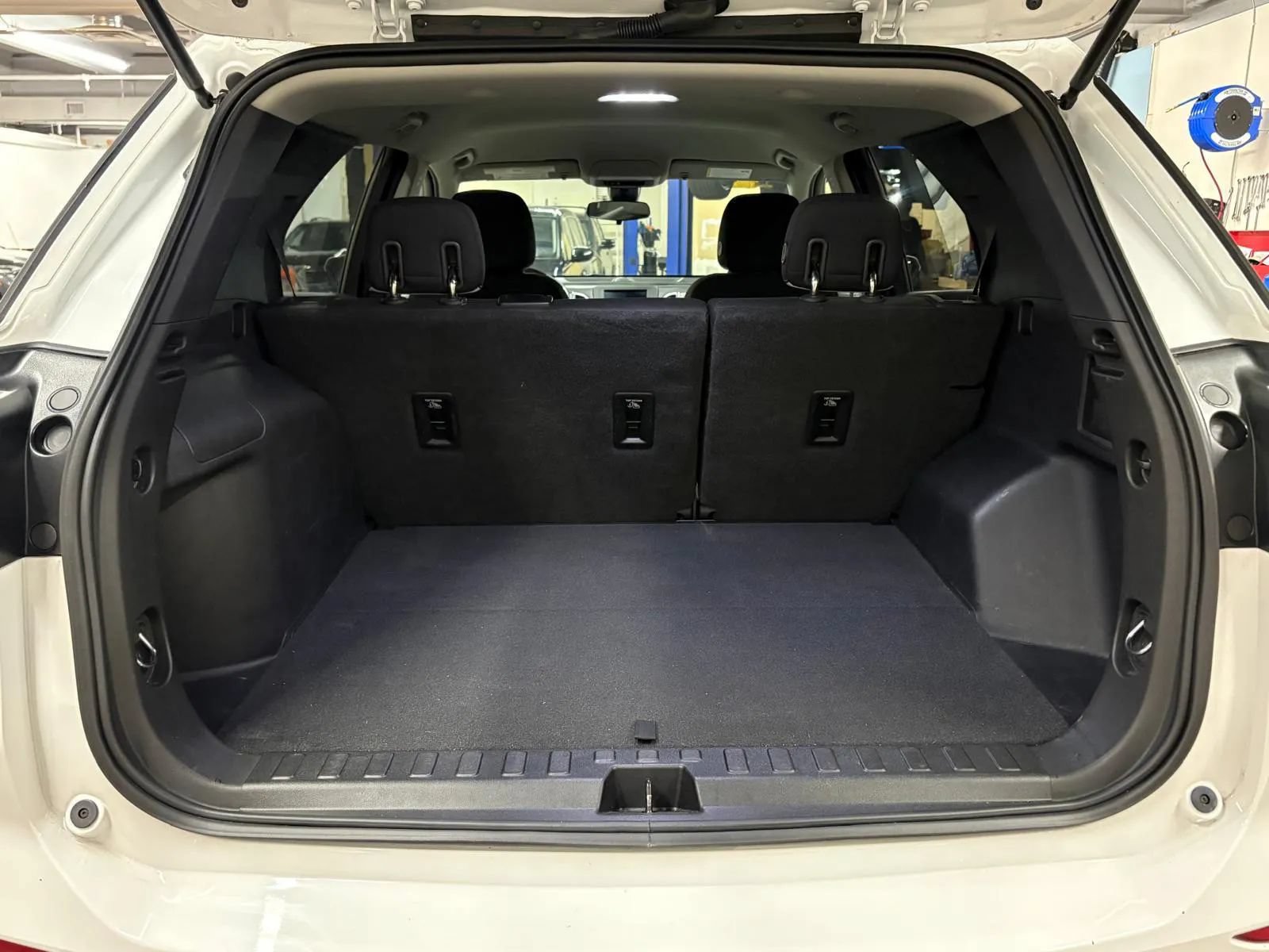 Used 2019 Chevrolet Equinox LT AWD/4WD image 9