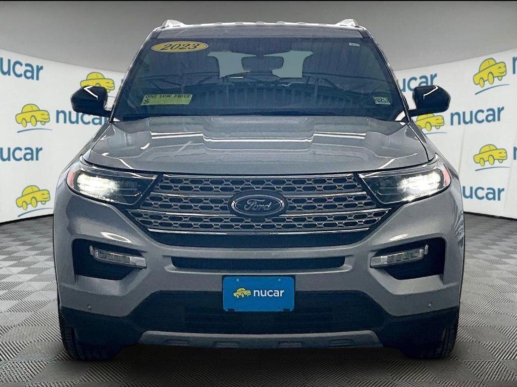 Used 2023 Ford Explorer Limited image 2