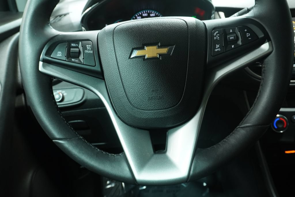 Used 2018 Chevrolet Trax LT w/ Driver Confidence Package FWD image 16