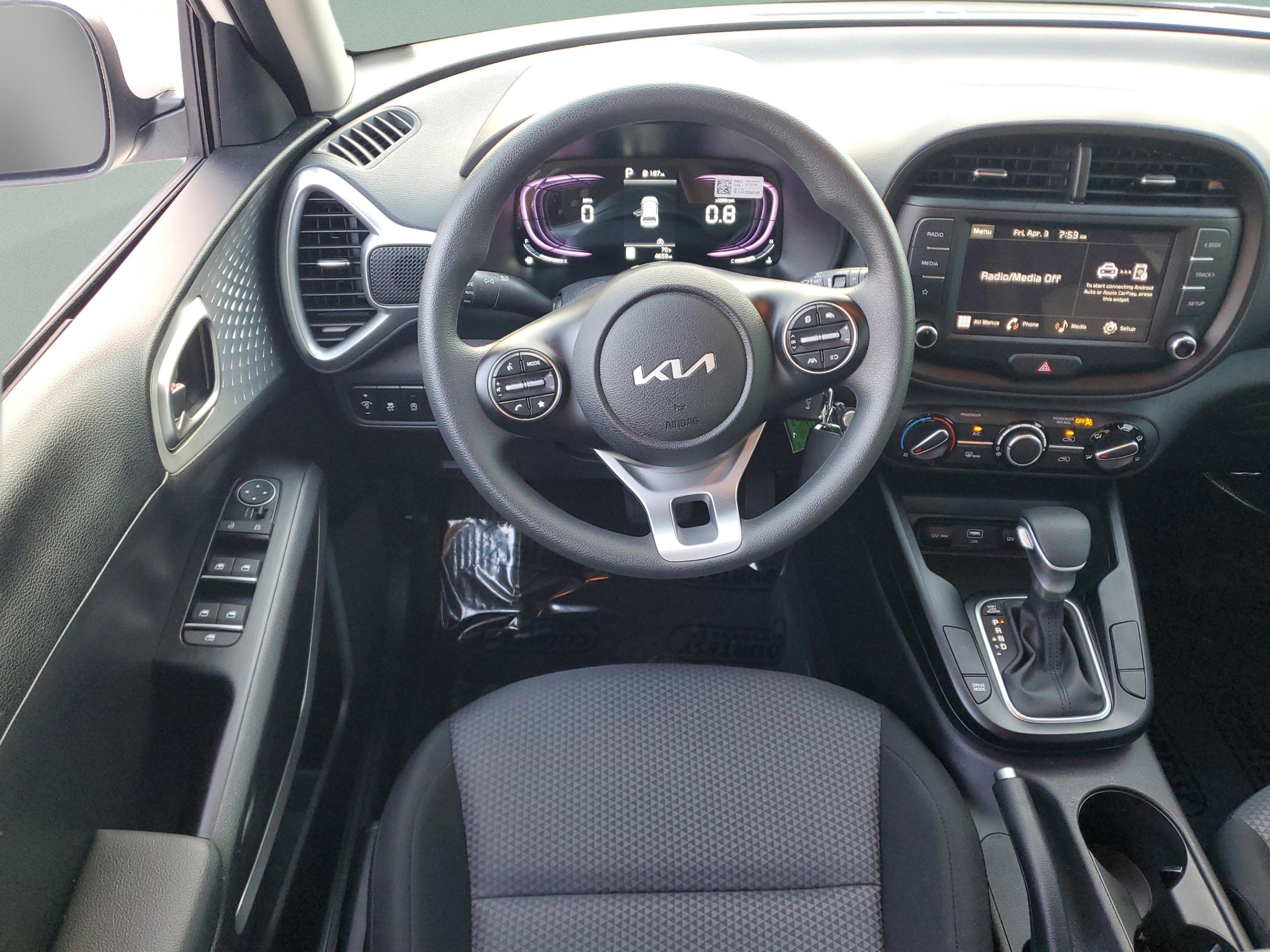 Used 2025 Kia Soul LX w/ LX Technology Package image 12