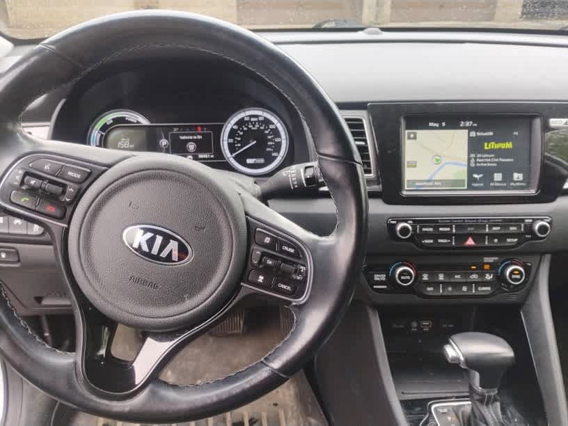 Used 2019 Kia Niro EX w/ EX Premium Package FWD image 9