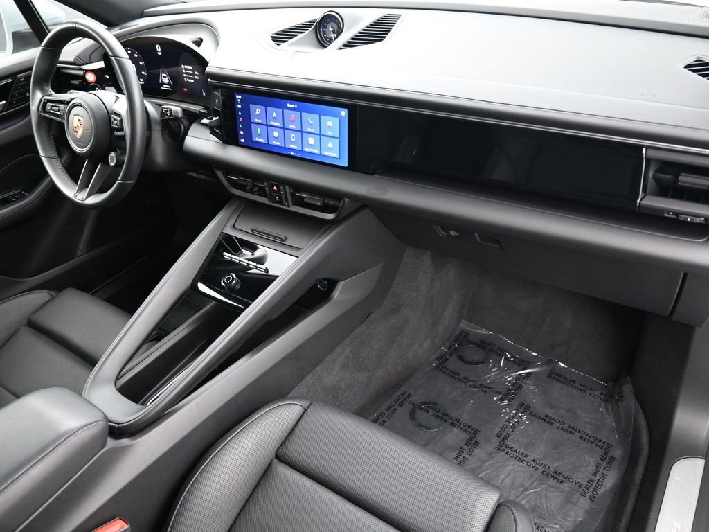 Certified 2025 Porsche Macan Electric image 30