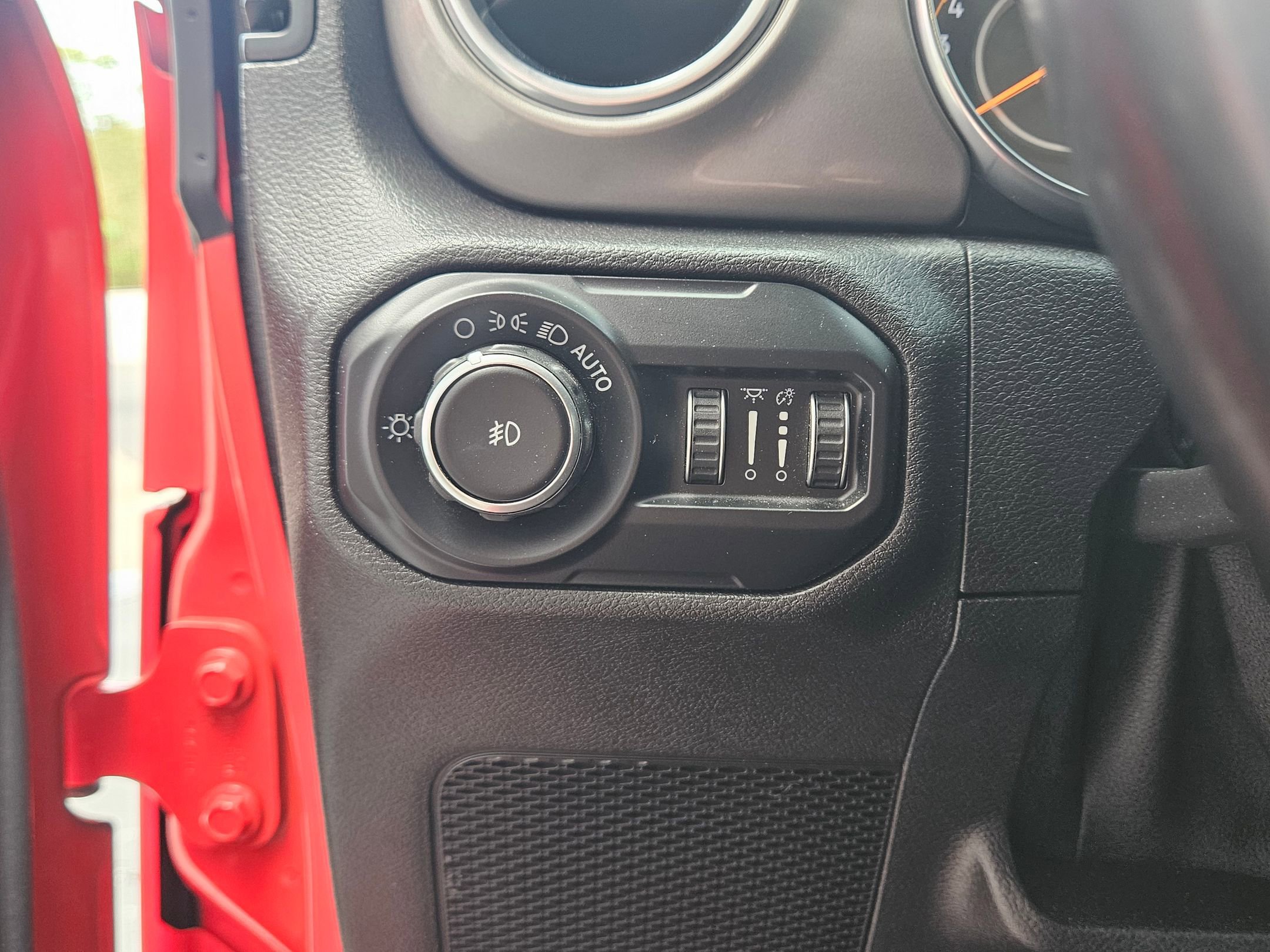 Used 2020 Jeep Wrangler Unlimited Sahara AWD/4WD image 20