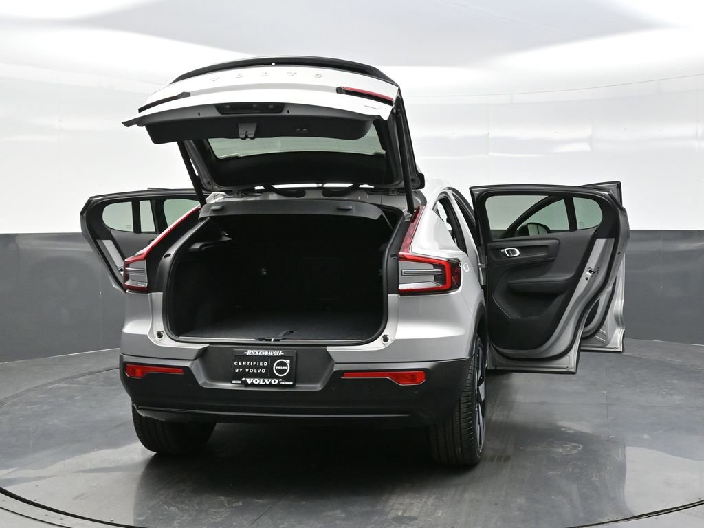 Used 2023 Volvo C40 P8 Recharge Ultimate image 38