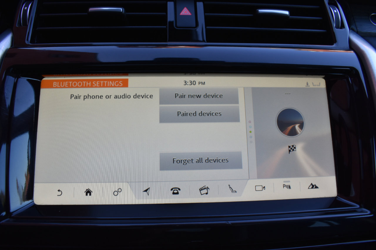 Used 2017 Land Rover Discovery HSE image 38