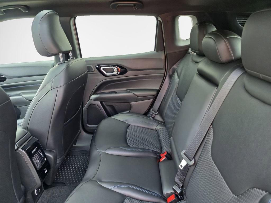 New 2026 Jeep Compass Latitude w/ Quick Order Package 29K AWD/4WD image 35